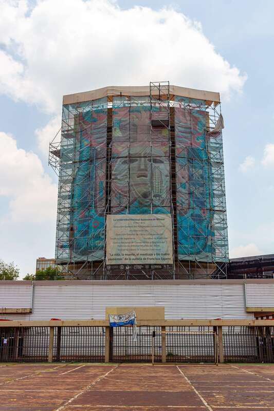 UNAM: Murals & Revolution - UNAM Central Library for 30 minutes: your theme-setting stop