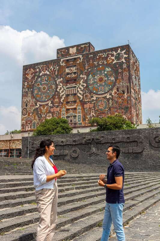 UNAM: Murals & Revolution - Meeting at the Rectoría: finding the guide and getting your bearings fast