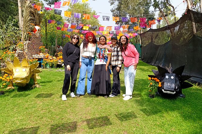 Uncover The Heart of México in Xochimilco - Cruising the chinampas canals on a trajinera