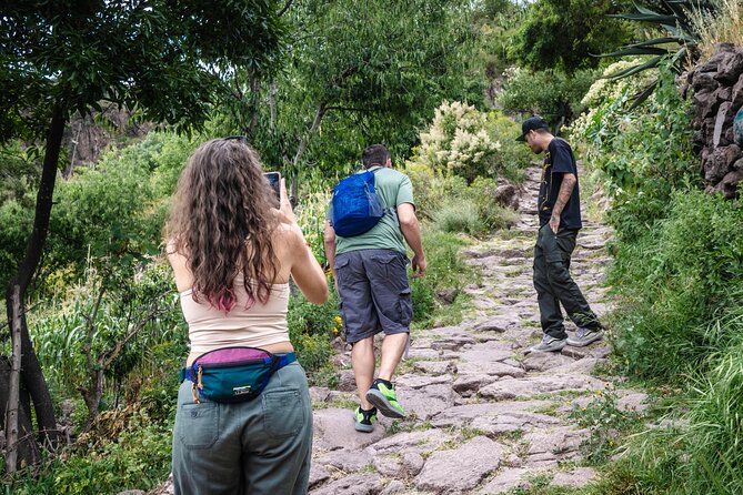 Unique cablecar experience, pulque tasting &unbeatable views - Stop 1: Cablebus Indios verdes to the first barrio with prehispanic roots