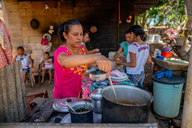 Unlock Teotihuacan Pyramids: Private Tour & Delicious Local Lunch - Meeting at Casa de los Azulejos and ending near Bellas Artes