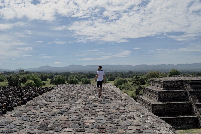VIP Teotihuacan & Guadalupe Shrine Tour: A Journey Through Time - Lunch Time Reality: How to Use the 1.5 Hours Without Stress