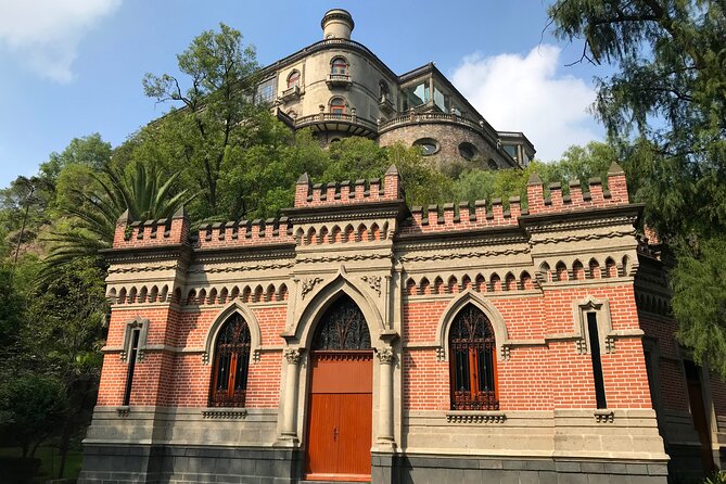Visit the Imperial Castle in Chapultepec - The Best Panoramic Views in Town: How to Get Photos Without Stress