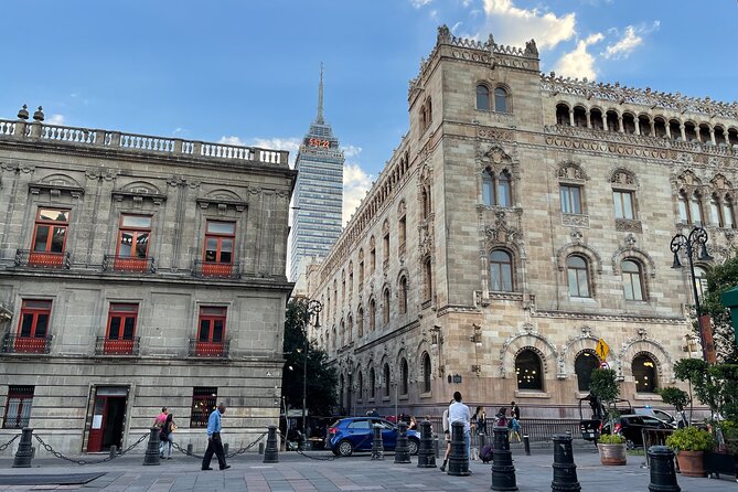 Walking Tour in Mexico City for Exploring their Cultural Heritage - Museo Nacional de Arte: a modern architecture moment in the center