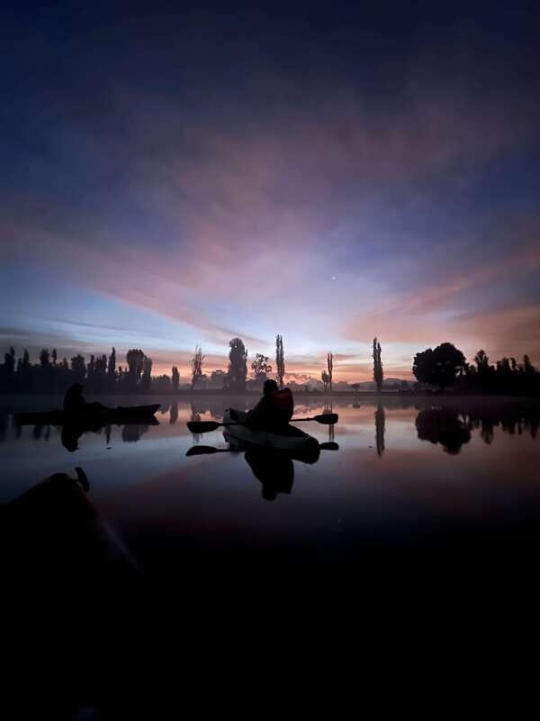 Xochimilco: amanecer en kayak Ciudad de México - Why Xochimilco by kayak feels different at first light