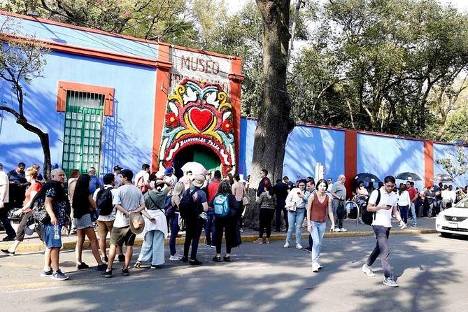 Xochimilco - Coyoacan Tour - The Waiting Game for a Tranjinera Ride (How to Avoid a Long Day)