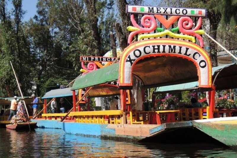Xochimilco floating gardens, Coyoacan and UNAM murals - Estadio Azteca: worth it, even as a quick photo stop?