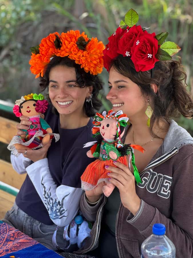Xochimilco: Island of the Dolls Tour Games and Drinks - Meeting point near the soccer fields: plan for a quick arrival check