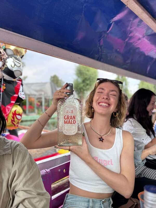 Xochimilco: Tequila tasting (unlimited) and cultural party on a boat - Food and drinks on board: what you’ll actually eat