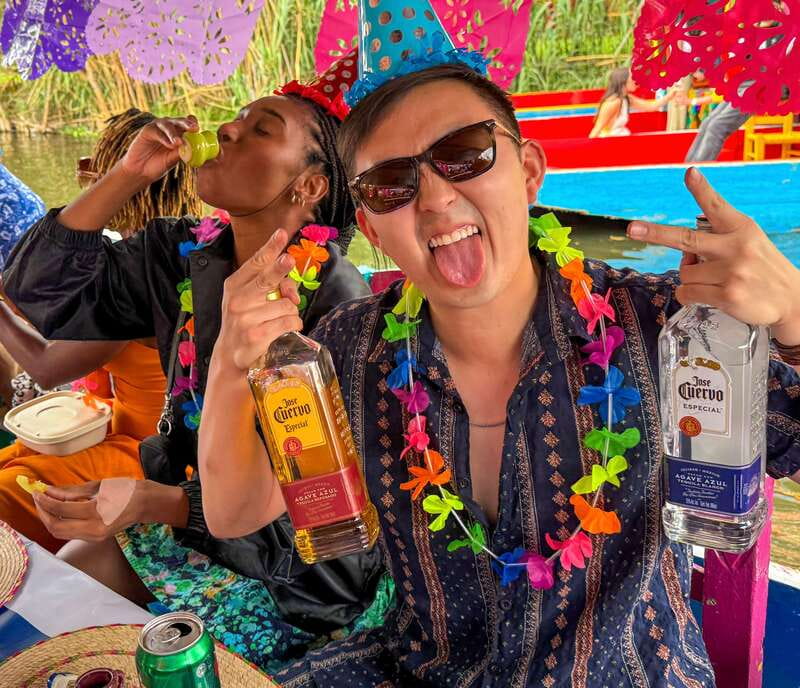 Xochimilco: Tequila tasting (unlimited) and cultural party on a boat - Getting started: meeting point and first 20 minutes